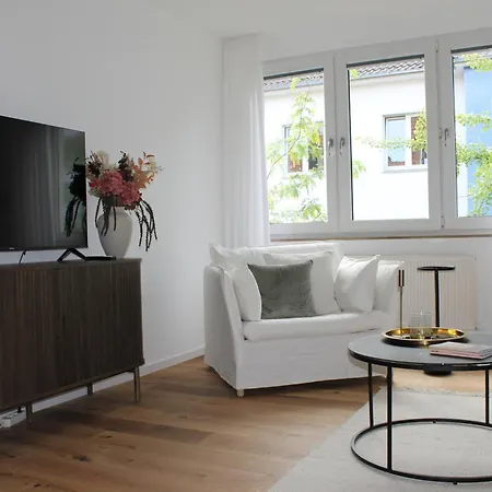 Schoener Wohnen Mit Balkon Im Herzen Der Stadt 4 Personen Apartmán *
