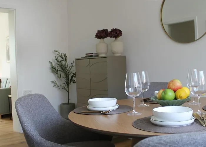 Schoener Wohnen Mit Balkon Im Herzen Der Stadt 4 Personen