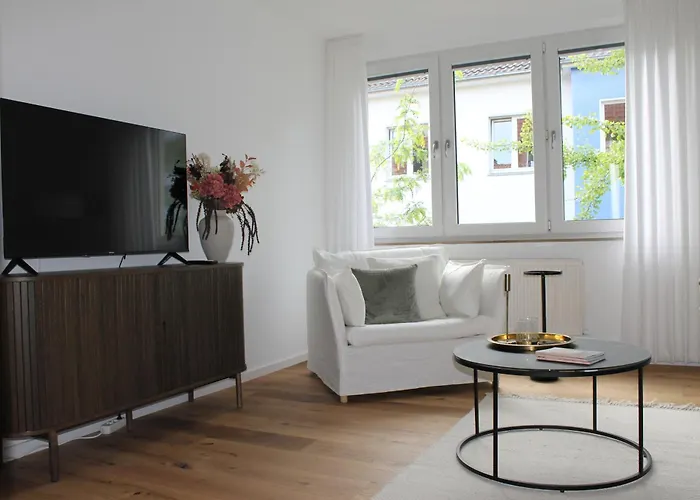 Schoener Wohnen Mit Balkon Im Herzen Der Stadt 4 Personen Lejlighed *